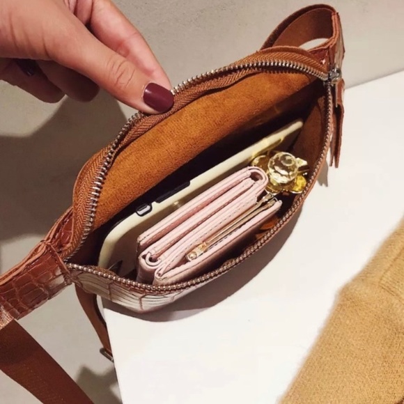 Vegan Crocodile Waist Belt Bum Bag Green Embossed - Picture 4 of 6